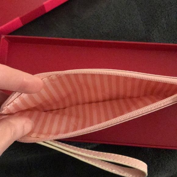 NIB Victoria’s Secret Wristlet - Picture 2 of 3